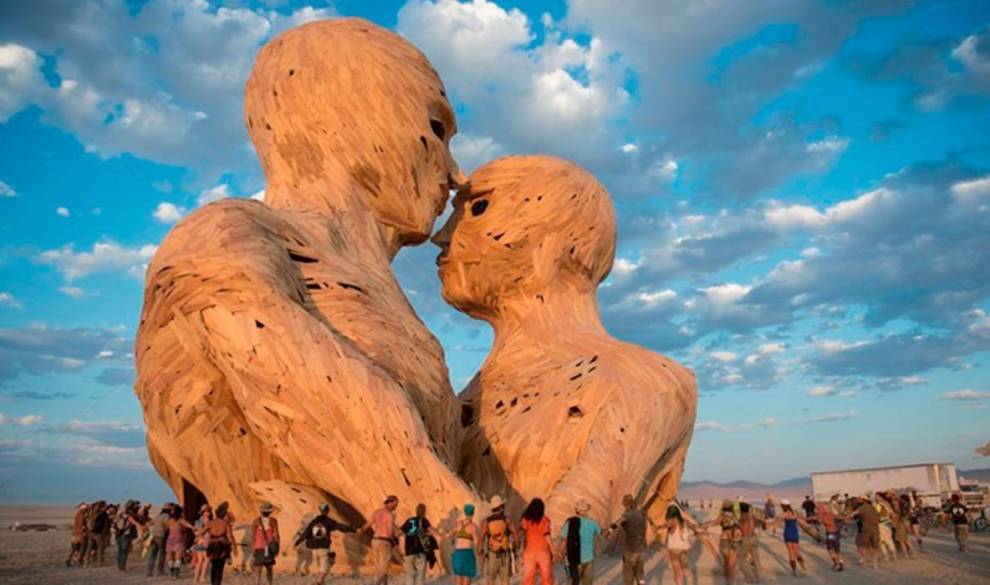 De paraíso hippie a pesadilla de barro: ‘Burning Man’ evacua a más de 70.000 asistentes de emergencia