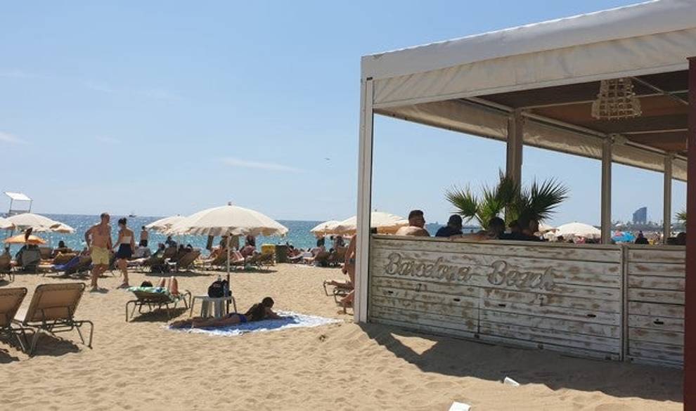 Vómito enterrado y acoso a camareras: damos mucho asco en los chiringuitos de playa $!Vómito enterrado y acoso a camareras: damos mucho asco en los chiringuitos de playa