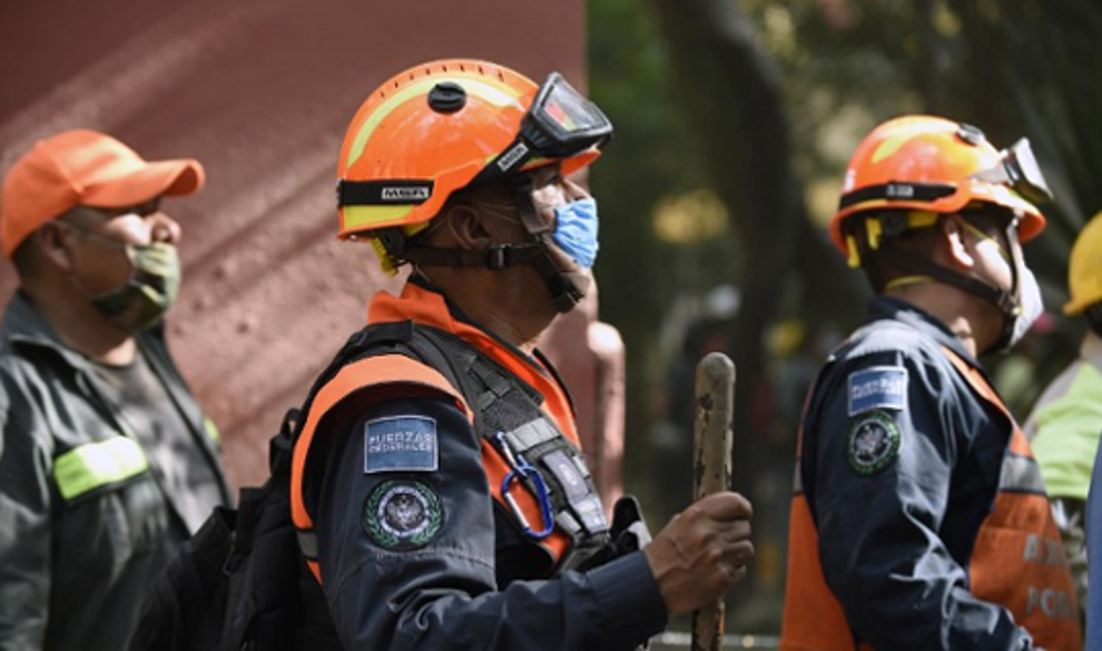 En vilo por el rescate de un español atrapado por el terremoto de México $!En vilo por el rescate de un español atrapado por el terremoto de México