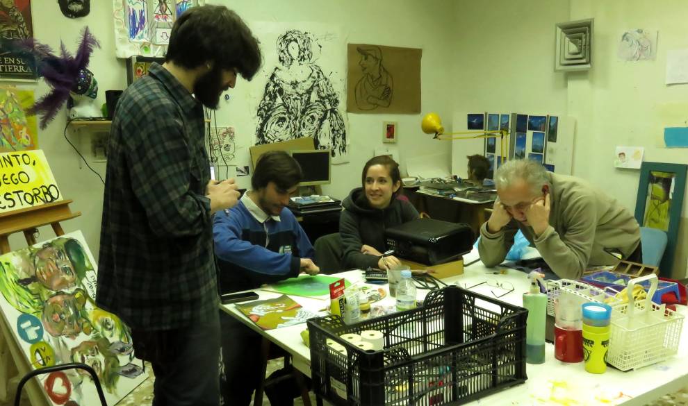 Por qué los centros sociales okupados están muy lejos de ser 'nidos de vagos' $!Por qué los centros sociales okupados están muy lejos de ser 'nidos de vagos'