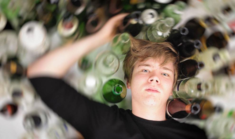 Cae el consumo de alcohol entre jóvenes: la razón detrás de esta tendencia