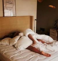 Dormir con el método escandinavo salva relaciones
