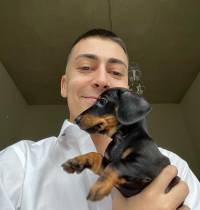 La iniciativa de Nil Ojeda para que adoptes un perro a través de su web