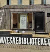 En Dinamarca existe la biblioteca humana: alquilas personas para que te cuenten cosas