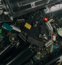 El fast tech y la riqueza que dejamos escapar: una economía construida sobre la ilusión de “lo último”