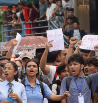 La gen Z está derribando gobiernos autoritarios en toda Asia