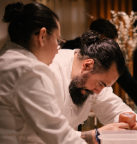 Dos ciudades y dos estrellas Michelin en una misma cocina: así ha sido nuestra experiencia Cuatro manos en Atempo