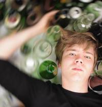 Cae el consumo de alcohol entre jóvenes: la razón detrás de esta tendencia