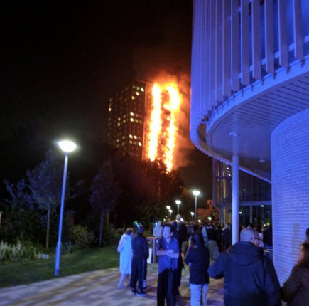 Varios muertos en un enorme incendio en un edificio en Londres $!Varios muertos en un enorme incendio en un edificio en Londres