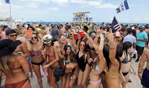 Miami Beach declara la guerra al turismo de borrachera
