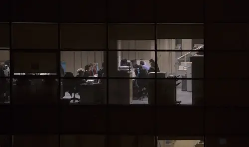 Los empresarios españoles se ahorran 3.378 millones de euros anuales en horas extras no pagadas