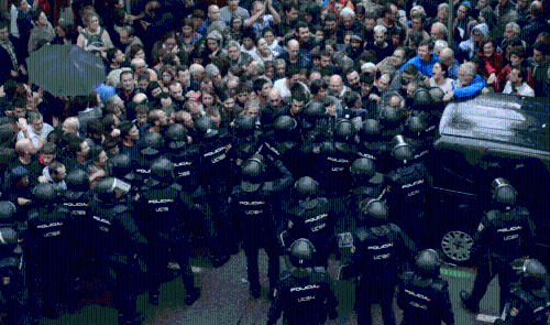 La Fiscalía pide la absolución de los policías demandados por las cargas del 1 de octubre