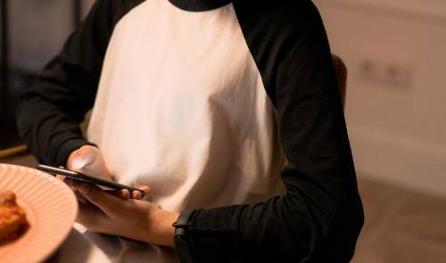 Dinamarca prohibirá las redes sociales a los menores de 15 años