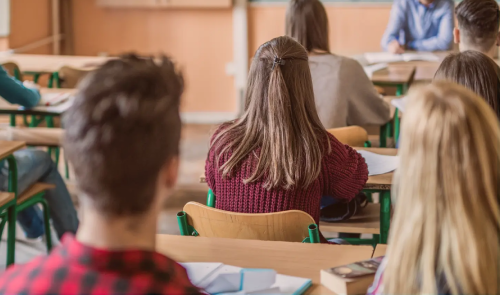 Ciudad de México aprueba el derecho a faltar a clase por dolor menstrual