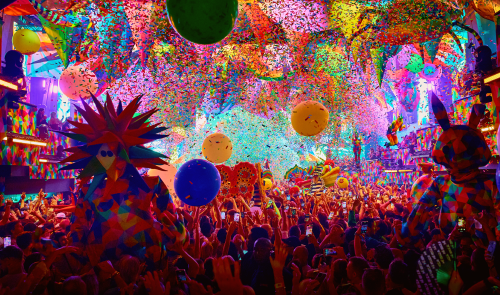 elrow y Okuda San Miguel conquistan [UNVRS] con Neo Kaos Garden 2.0