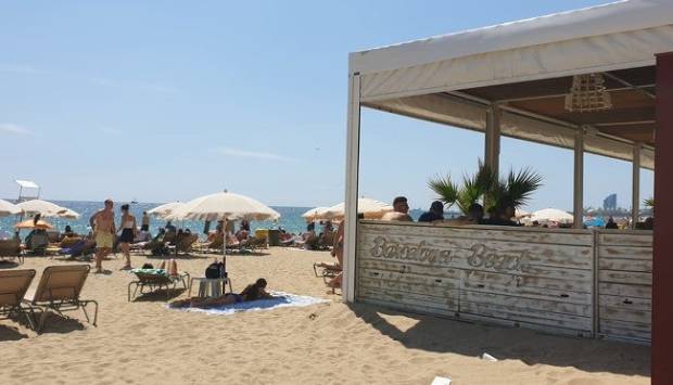 Vómito enterrado y acoso a camareras: damos mucho asco en los chiringuitos de playa $!Vómito enterrado y acoso a camareras: damos mucho asco en los chiringuitos de playa