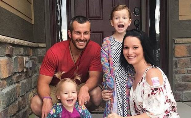 Mató a su familia y usó sus trucos de influencer para hacerse la víctima $!Mató a su familia y usó sus trucos de influencer para hacerse la víctima