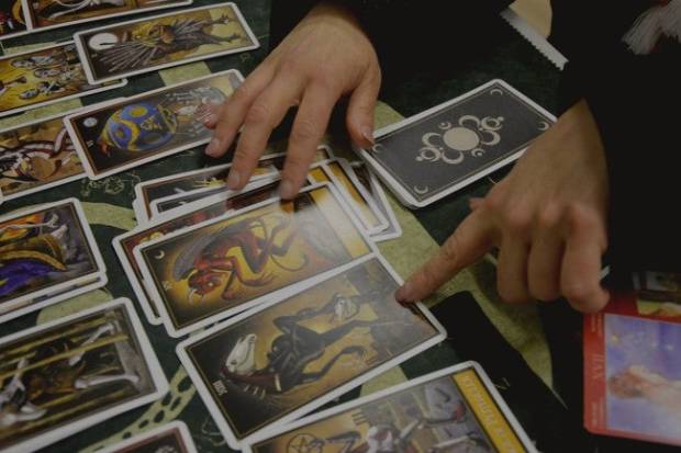 Fui al tarot sexual con mi pareja para decidir si debíamos abrir nuestra relación o no $!Fui al tarot sexual con mi pareja para decidir si debíamos abrir nuestra relación o no
