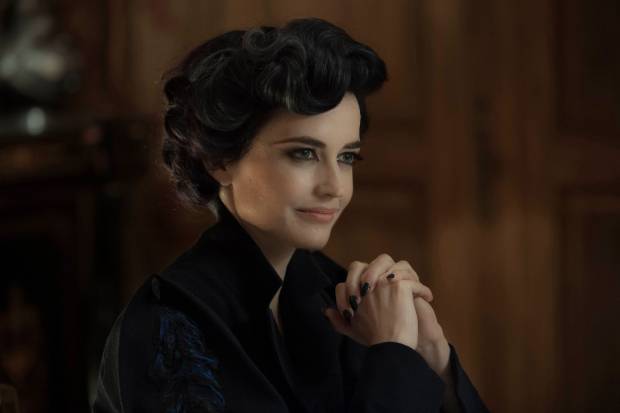 Peregrine Eva Green Codigo Nuevo DF-02399crop - Eva Green portrays Miss Peregrine, who oversees a magical place that is threatened by powerful enemies. Photo Credit: Leah Gallo. $!Peregrine Eva Green Codigo Nuevo DF-02399crop - Eva Green portrays Miss Peregrine, who oversees a magical place that is threatened by powerful enemies. Photo Credit: Leah Gallo.