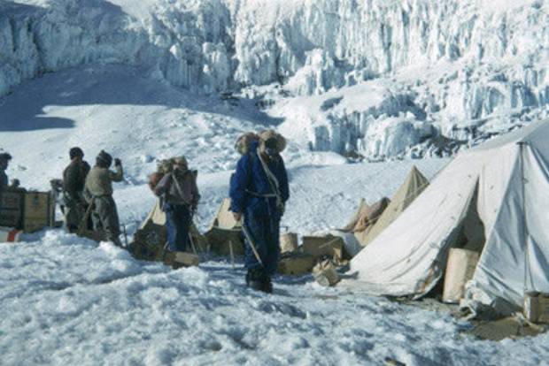 $!Equipo de Sir Edmund Hillary y Tenzing Norgay , 1953