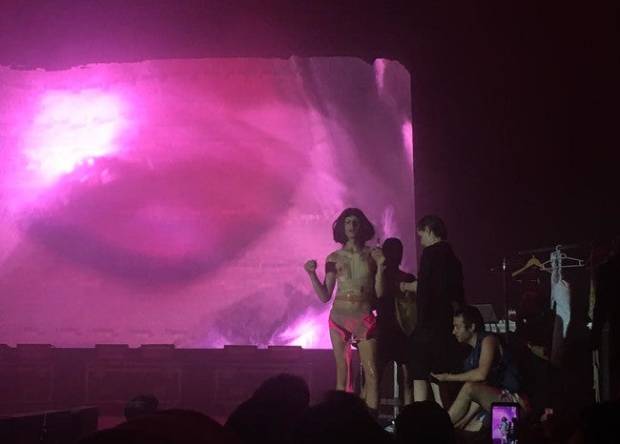 Una mujer desnuda encima de un escenario hoy es una auténtica revolución $!Una mujer desnuda encima de un escenario hoy es una auténtica revolución