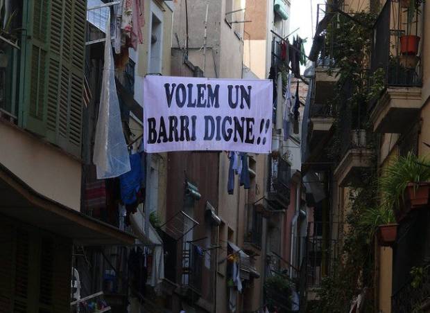 Acosados por el narcotráfico y asfixiados por el turismo: el insoportable día a día de los vecinos del Gòtic $!Acosados por el narcotráfico y asfixiados por el turismo: el insoportable día a día de los vecinos del Gòtic