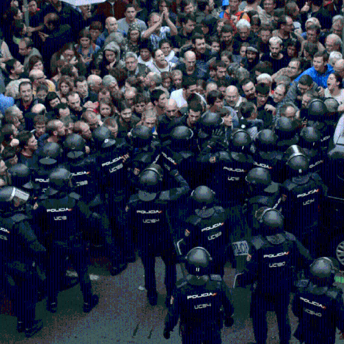 La Fiscalía pide la absolución de los policías demandados por las cargas del 1 de octubre