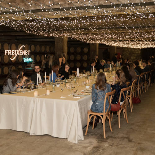 Deleito y Freixenet transforman las Cavas Freixenet en un escenario sensorial que fusiona gastronomía, cava y ópera
