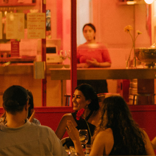 Tacos El Veneno reúne a referentes creativos y gastronómicos de Barcelona para celebrar la apertura de su primera taquería