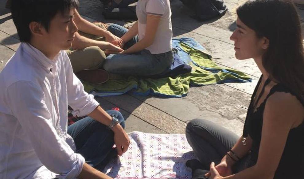 Fui A Un Experimento Con Desconocidos En El Que Encontré Mucho Más Que Miradas $!Fui A Un Experimento Con Desconocidos En El Que Encontré Mucho Más Que Miradas