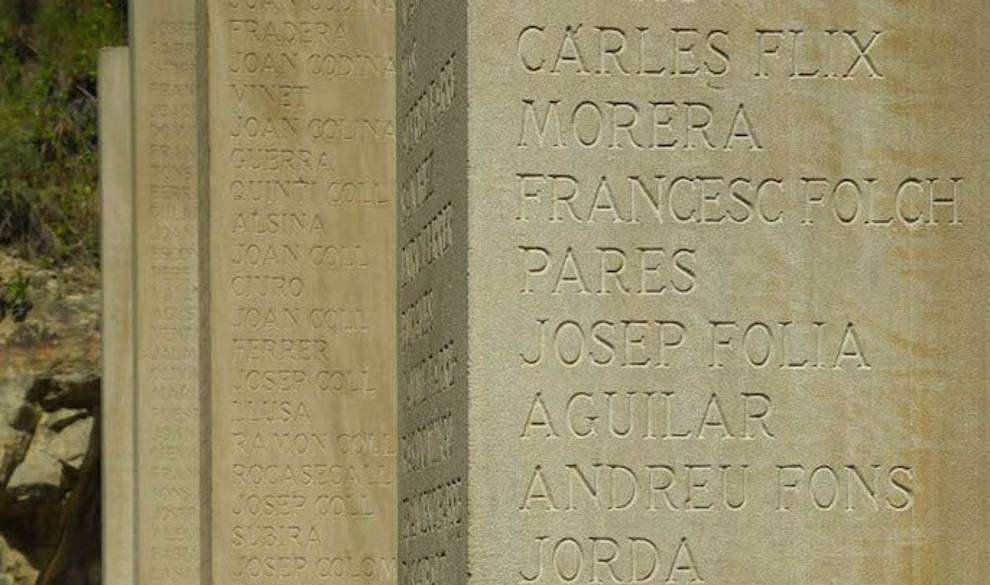 Homenaje a los fusilados por el franquismo en el Fossar de la Pedrera $!Homenaje a los fusilados por el franquismo en el Fossar de la Pedrera