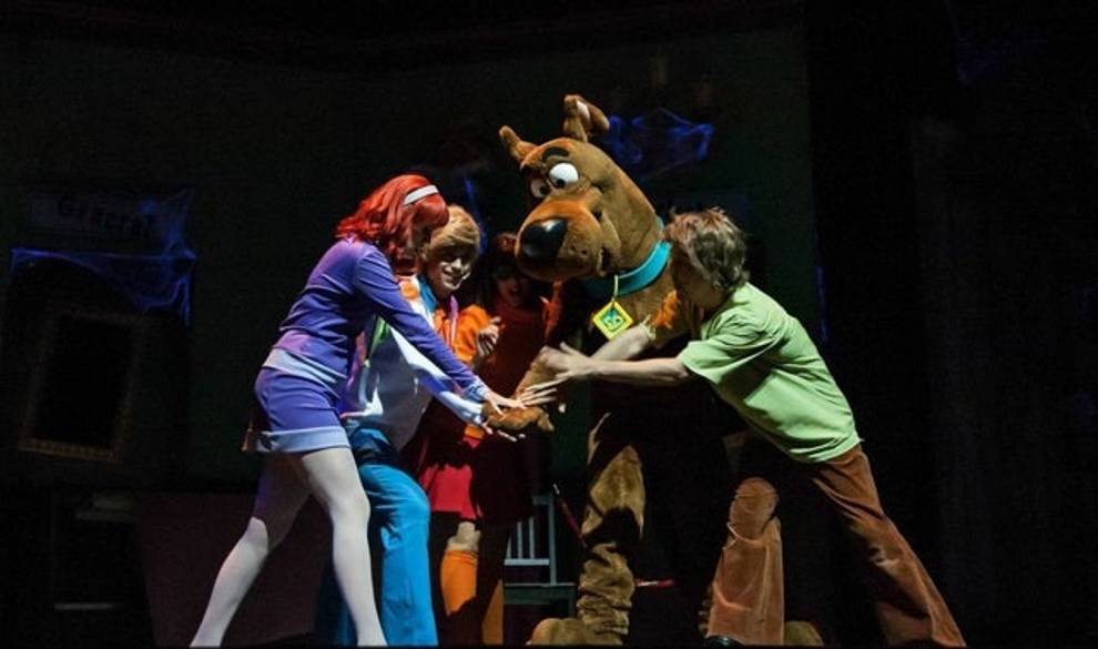 Lucía durante una de las representaciones de Scooby Doo en el Parque Warner de Madrid $!Lucía durante una de las representaciones de Scooby Doo en el Parque Warner de Madrid