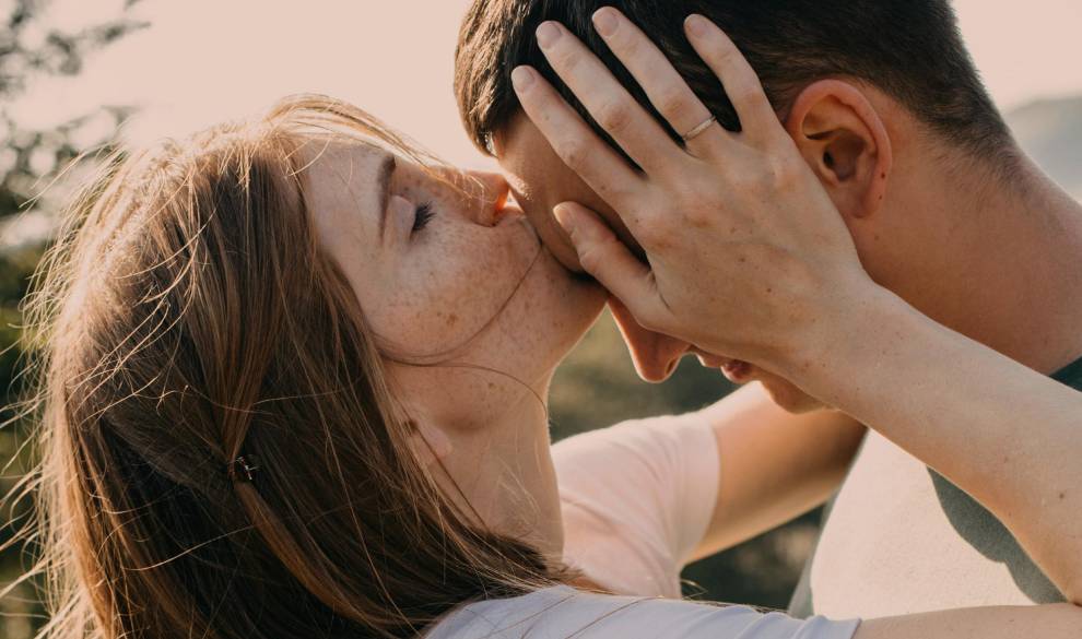 El beso en la frente tras una cita: ¿el presagio de una ruptura?