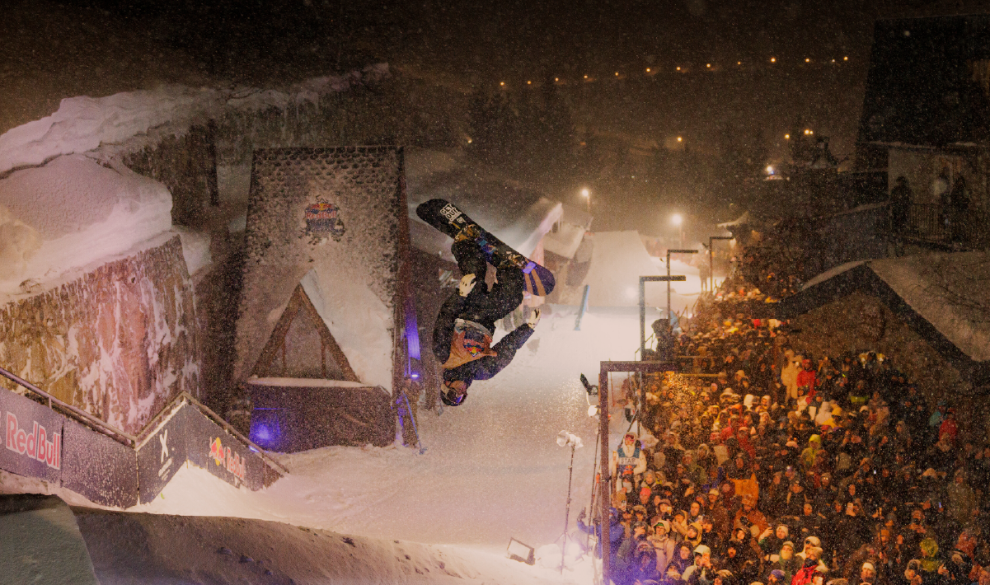 Freestyle bajo la tormenta: Red Bull Night Rider firma otra noche épica en Grandvalira