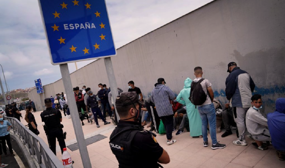 España elige mano dura en su adaptación de la nueva normativa europea de inmigración