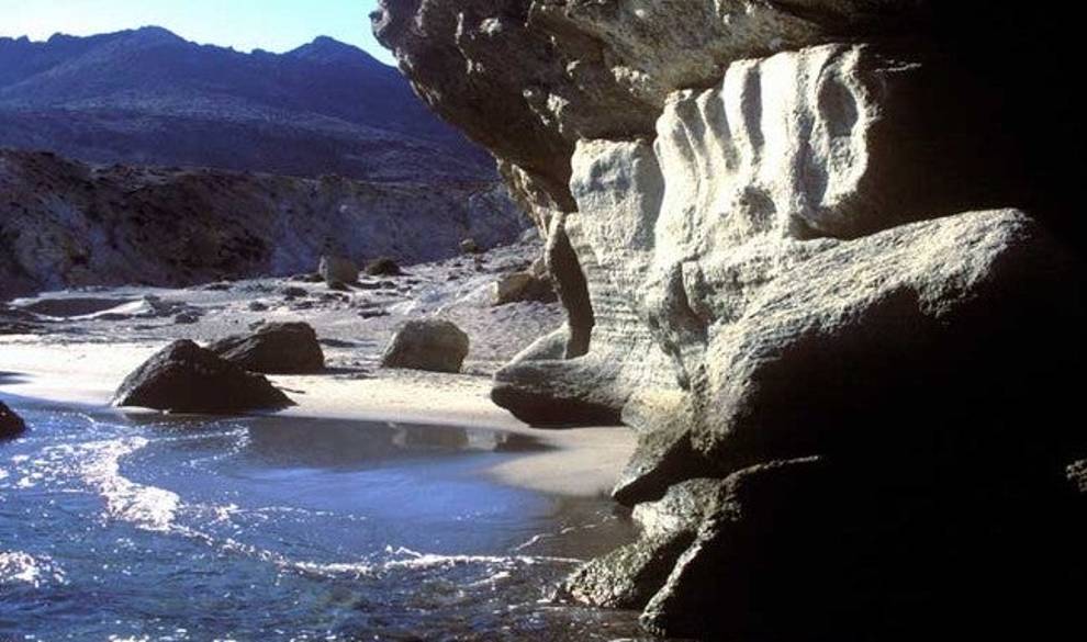 Playas y calas españolas perfectas para iniciarte en el nudismo este verano $!Playas y calas españolas perfectas para iniciarte en el nudismo este verano
