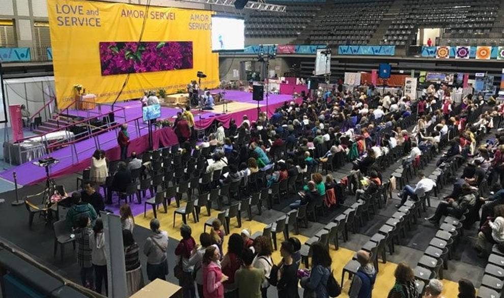 Así es abrazar a la líder espiritual hindú Amma en Barcelona $!Así es abrazar a la líder espiritual hindú Amma en Barcelona