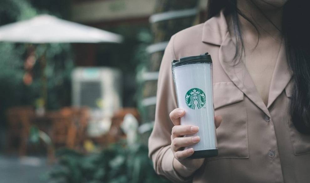 Starbucks educará a sus empleados contra el racismo tras el escándalo en Filadelfia