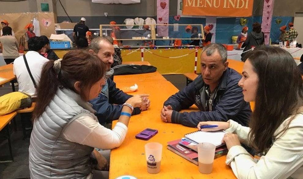 Así es abrazar a la líder espiritual hindú Amma en Barcelona $!Así es abrazar a la líder espiritual hindú Amma en Barcelona