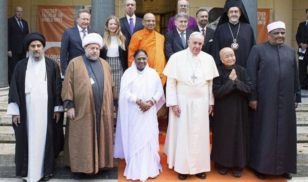 Así es abrazar a la líder espiritual hindú Amma en Barcelona $!Así es abrazar a la líder espiritual hindú Amma en Barcelona