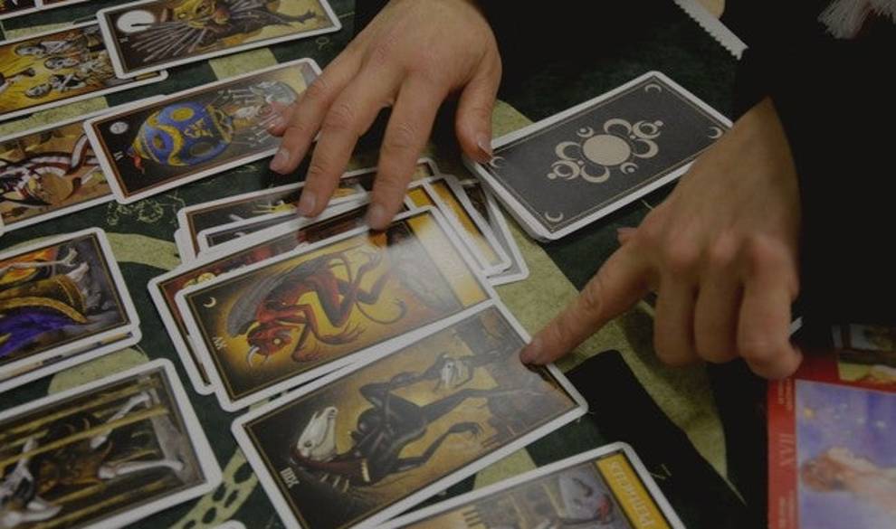 Fui al tarot sexual con mi pareja para decidir si debíamos abrir nuestra relación o no $!Fui al tarot sexual con mi pareja para decidir si debíamos abrir nuestra relación o no