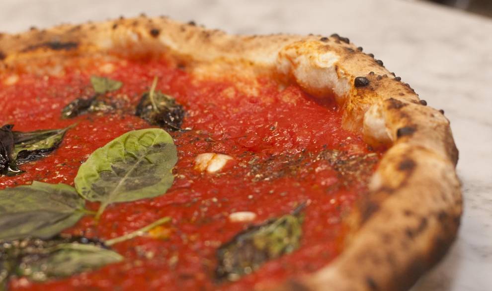 El tiktoker que te enseña como hacer una auténtica pizza napolitana