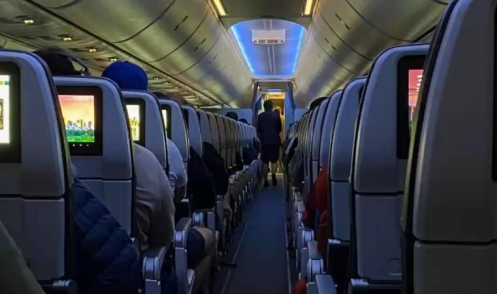 Estos son los asientos más seguros de un avión
