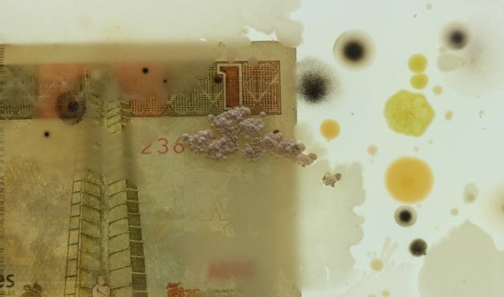Este artista utiliza las bacterias de tus billetes para demostrar la crueldad de las fronteras $!Este artista utiliza las bacterias de tus billetes para demostrar la crueldad de las fronteras