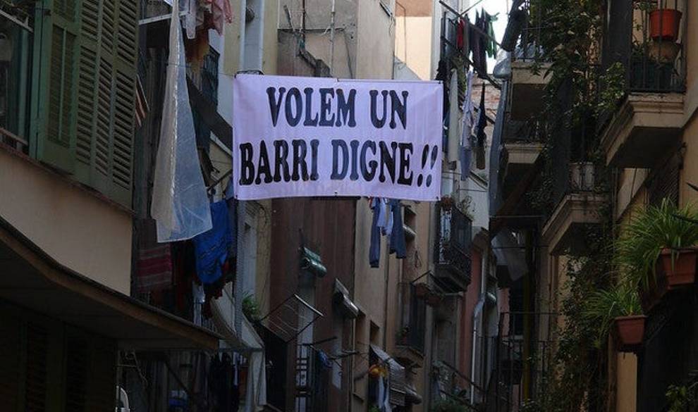 Acosados por el narcotráfico y asfixiados por el turismo: el insoportable día a día de los vecinos del Gòtic $!Acosados por el narcotráfico y asfixiados por el turismo: el insoportable día a día de los vecinos del Gòtic