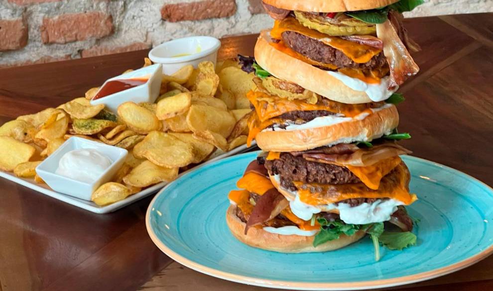 El restaurante que ya tiene la hamburguesa vegana más grande de toda España