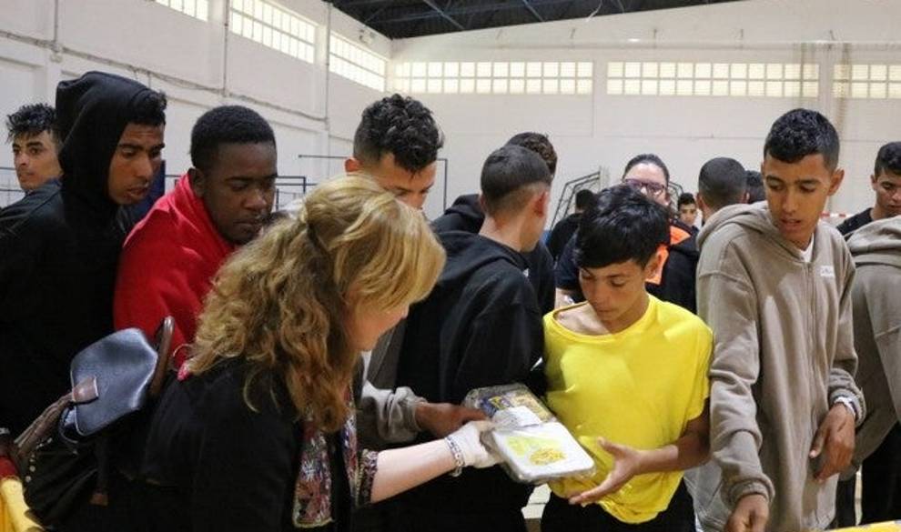 Estos vecinos de Tarifa lo están dando todo por ayudar a los inmigrantes $!Estos vecinos de Tarifa lo están dando todo por ayudar a los inmigrantes