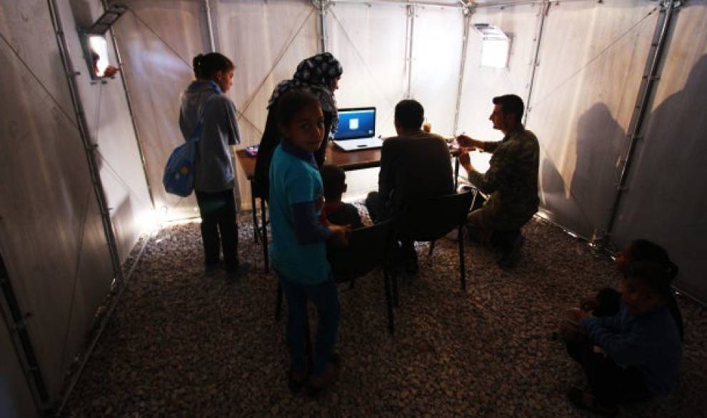 $!En Los Campos De Refugiados Internet Es Una Necesidad Tan Básica Como El Agua