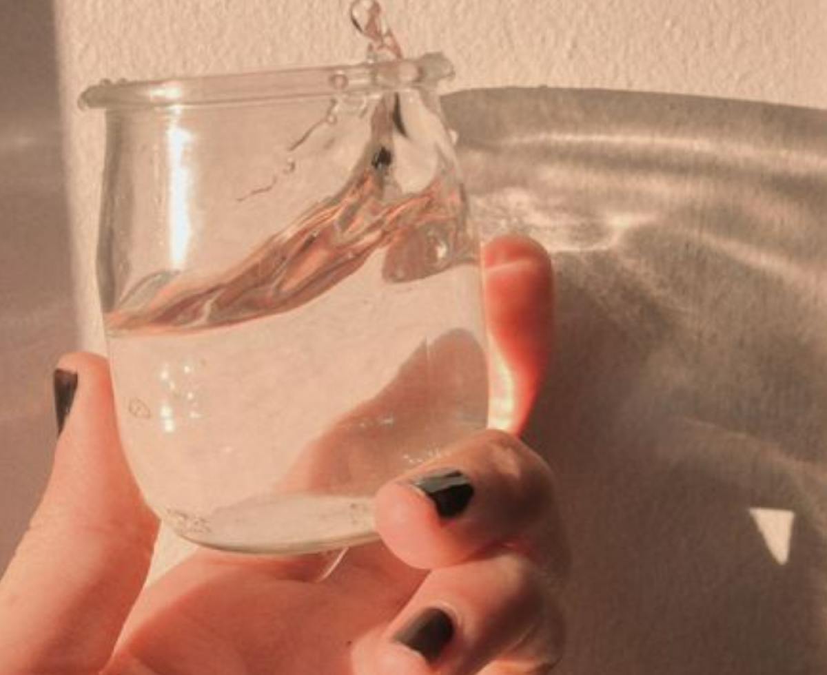 Beber dos litros de agua: ¿el secreto definitivo para tener un squirt?