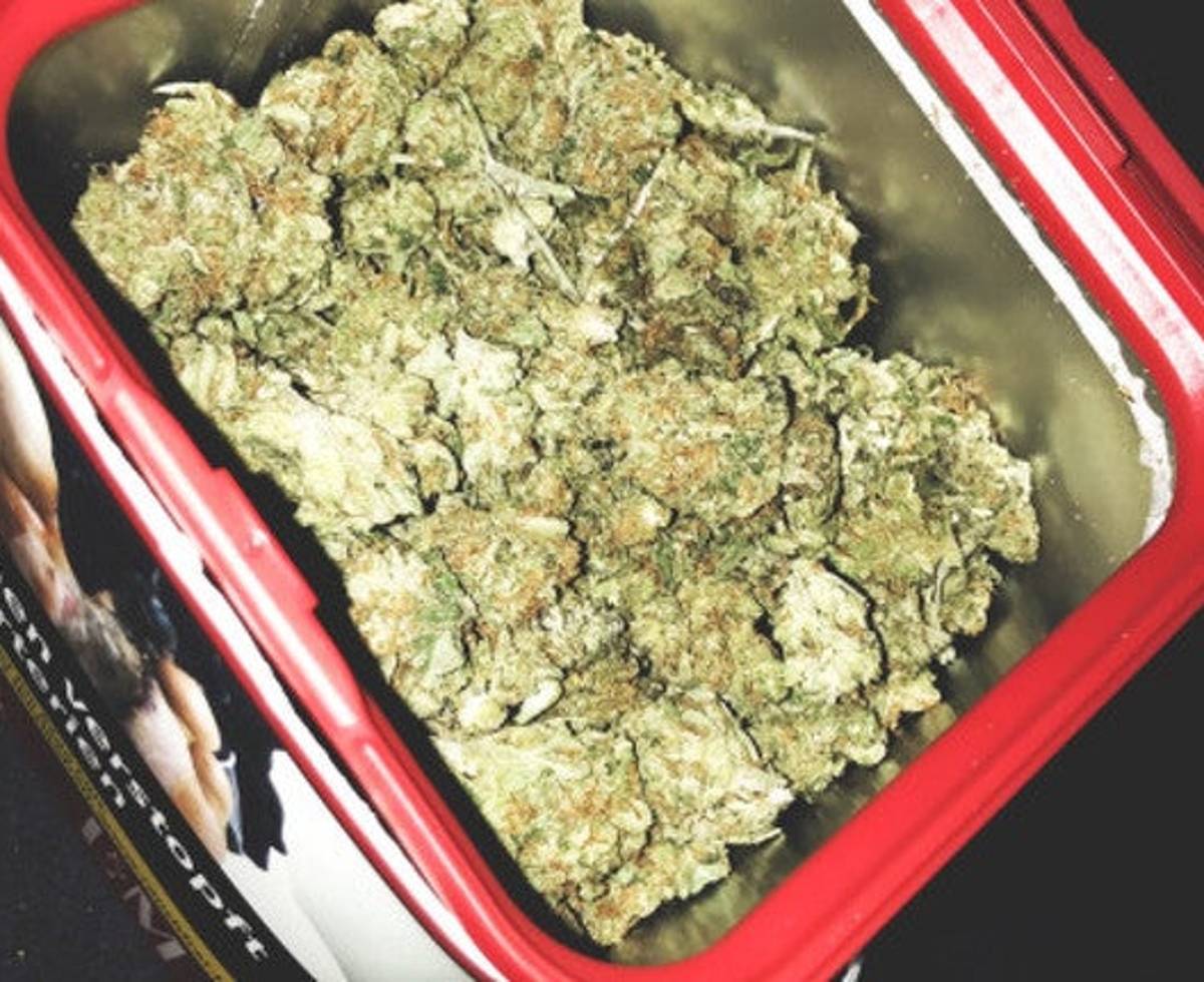 Dos jóvenes te cuentan por qué dejaron los porros para siempre, image size:1200x980